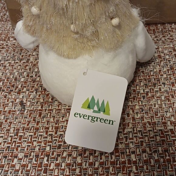 12" Snowy Gnome With Star Embellished Hat Artificial Table Decor New In Box - Picture 5 of 5